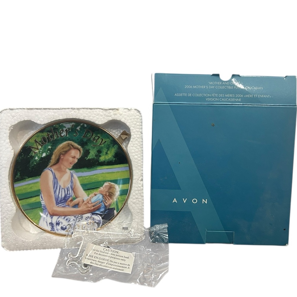 Avon 2006 Mother’s Day Plate w/Display Stand